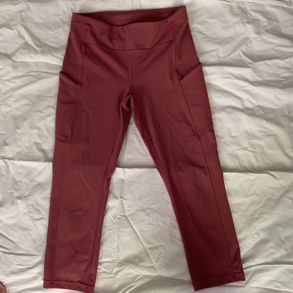 Lululemon High Rise 21” Align Crop Leggings Size 6 with Pockets